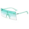 Occhiali da sole squadrati oversize con lenti sfumate e dettagli di rivetti metallici. - Verde Trasparente Sfumato Verde C3