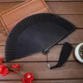 Schwarzer chinesischer Fächer mit eleganter Quaste und Schmetterling, ideal für Hanfu und Tanz. - FJ-03 Stil