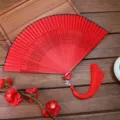 Klassischer roter chinesischer Faltfächer mit Quaste für Bühnentanz und Party Variante - FJ-02 Stil