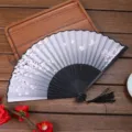 Ventaglio pieghevole cinese tradizionale con motivo di fiori di ciliegio nero per costume. - A20