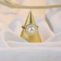 Handgemachte französische elegante Perlenring, luxuriöser verstellbarer Goldring für Damen - Muschel-Kreis-Stil