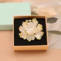 Elegant gold-rimmed white flower pearl brooch pin for women fashion dress accessory gift - Flower Shape