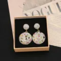 Elegante Strass-Pavé-Ohrringe mit runden Anhängern und bunten Edelsteinen in edler Schmuckschatulle. - Weißer Zirkonia Rosa Schwarzer Turmalin Ohrstecker