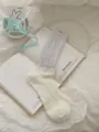 Calzini donna stile coreano con polsino trasparente arricciato e dettaglio etichetta. - Taglia unica / Bianco