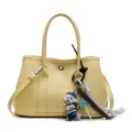 Modische gelbe Damen Handtasche, elegante Umhängetasche aus Leder mit niedlichen Anhängern. - Große Größe (Ohne Anhänger) / Gelb