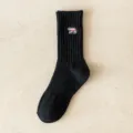 Calzini neri a coste a metà polpaccio per uomo e donna, con ricamo di orsetto stile streetwear. - Taglia unica / Orso polare nero