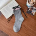 Calzini grigi in cotone con polsino rosa e fiocco a pois neri stile ballerina ballet core - Taglia unica / Grigio chiaro