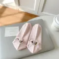 Calzini corti rosa da donna a pois con ricamo di bassotto in morbido cotone pettinato. - Taglia unica / Rosa