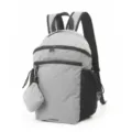 Sac à dos à grille grise avec poche zippée avant, poches filet latérales et petite pochette. - Gris
