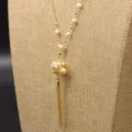Elegante collana di perle dorate con ciondolo nappa, gioiello estivo elegante da donna. - Ciondolo a Sfera di Perle Avvolto in Filo Placcato Oro / 60CM