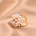 Elegante anello fiore di perle barocche, bellissimo anello aperto dorato regolabile per donne. - Grappolo di Fiori Rosa Viola / Argento 925 / Oro
