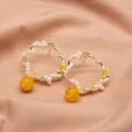 Orecchini a cerchio perla ape dorati con ciondolo in giada gialla, eleganti orecchini floreali. - Stile Cerchio Ape
