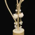 Orecchini lunghi con perle nappa, vintage catena oro design pendente per donne chic. - Orecchini con Nappine a Sfera di Perle