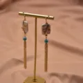 Elegante Perlen-Quasten-Ohrringe mit Türkis-Akzent und goldenem Draht im feinen Vintage-Stil. - Türkis Quadratische Perlen Set Ohrringe (GE0565)