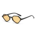 Lunettes de soleil géométriques tendance avec monture noire et verres jaunes rétro. - Monture Noire Verres Oranges