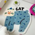 Nahaufnahme des kreativen Cartoon-Katzen-Plüschteppichs, weiche Textur und Antirutsch-Rückseite. - 40*40cm (Kaschmir-Imitat) / Katze mit Hut