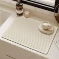 Minimalistικο σουπλά αποστράγγισης για πάγκο κουζίνας, απορροφητικό χαλάκι καφετιέρας σε μπεζ. - Geometric