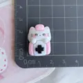 ciondolo gatto infermiera in resina vista dettagliata, ideale per cover per cellulari e accessori. - Gatto con Cassetta Medica