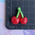 Grande cabochon di ciliegia rossa in resina per creazione di gioielli cover telefono DIY - Gambo Senza Foglia con Ciliegia Rossa