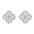 Primer plano detallado de brillantes pendientes de tuerca de trébol de plata. - Pendientes de botón / Plata 925 / Oro blanco
