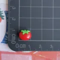 Mini cabochon in resina a forma di pomodoro per nail art e decorazioni fai da te dettaglio. - Stile Pomodoro