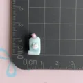 Mini ciondolo bagno coniglio in resina accessorio DIY per mollette e portachiavi. - Dentifricio Coniglio Bianco Blu (6)