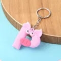 Joli porte-clés lettre P cochon rose, charm de sac alphabet d'animaux et accessoire clé. - Lettre P