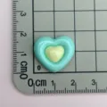 Accessorio in resina a cuore bicolore lucido, design a doppio strato per forcine e artigianato fai-da-te. - Verde