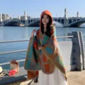 Mantella scialle a quadri con cappuccio bohémien da donna, capo etnico per viaggi e foto. - Robe Spessa a Quadri (LM0298) / Arancione