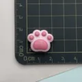 Rosa Harz Katzenpfote Anhänger Detail, süße DIY Handytasche Dekoration und Schmuckzubehör. - Rosa