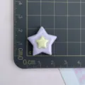 Glänzender doppelstöckiger Stern Harz Cabochon Detailansicht für Handyhülle Haarklammer Basteln - Lila Rand Stern