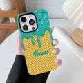 Gros plan d'une coque de téléphone personnalisée à motif de gaufre glacée - Vert / iPhone 12 Pro Max