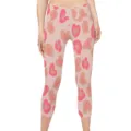 Vue détaillée du legging capri de yoga pour femmes avec imprimé léopard rose et cœurs - S / Léopard Multicolore 2