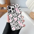 Detaillierte Nahaufnahme der Leopard Cheer Hülle für stoßfeste 2-in-1 Smartphone-Cover - Alphabet