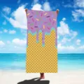 Kleurrijke microvezel strandlaken met een vrolijke ijs- en wafelpatroon print. - 70x150cm / Rood Gouden Bloem