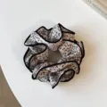 Coletero de pelo elegante con estampado de leopardo blanco y negro y borde enrollado. - Anillo doble / Blanco Roto