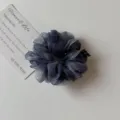 Chouchou de cheveux en organza gris foncé avec paillettes, vue détaillée, tissu doux et élégant. - Petit Choucou / Violet Étoilé