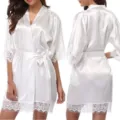 Vestaglia elegante in raso bianco con pizzo sexy indumento da notte comodo per signora - Taglia S / Vestaglia / Bianco