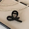 Elegante molletta nera con nodo astratto, chic fermaglio in acrilico per acconciature alla moda. - 8cm / Nero