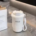 Taza de café portátil de acero inoxidable blanco con cordón para oficina y uso diario. - BW-1573 Blanco