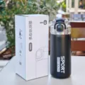 Portable 550ml vacuum insulated sports water bottle with convenient one-click open lid design. - 550ml / H-BW-1575 Black