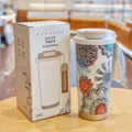 Taza de cafe aislada de acero inoxidable con hermoso diseño floral y correa para llevar. - 500ml / Bohemio 1