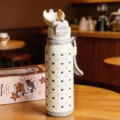Off-white stainless steel vacuum insulated water bottle with cute heart print lid - 500ml / 2195 Series / White