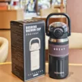 Stainless steel insulated water bottle with straw and handle, black vacuum travel mug. - Model BW2091 / 450ml / Black