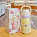 Portable stainless steel vacuum thermos cup with floral pattern and handle 680ml - Yellow Vintage Floral (YSM8738-680)