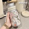 Bottiglia Isolata Argento Glitter 600ml con Fiori di Giglio Tazza in Acciaio Inox - 600ml / Bianco (600ml)
