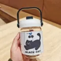 Lindo vaso de agua de vidrio de gato negro con funda protectora de cuero y asa portátil. - 500ml / BSQ-911 cereza negra