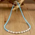 Collana girocollo bohémien con perline di semi blu e perle d'acqua dolce, stile versatile per donne. - Stile Perline Blu Con Perla D'acqua Dolce (N2491-Y02)