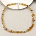Collana girocollo da donna con pietre naturali di cristallo colorate e irregolari. - Giada Gialla
