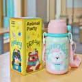 Kinder Edelstahl Isolierflasche mit niedlichem Cartoon Motiv und praktischem Tragegurt. - Welpen-Stil (YY-036) / 500ml / Rosa